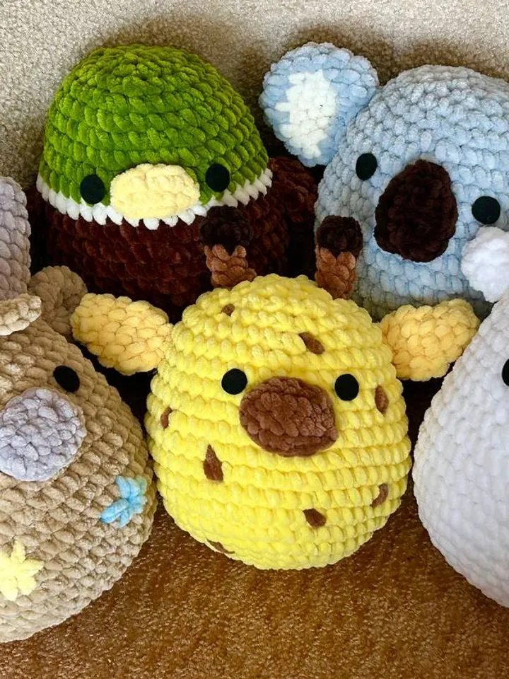 Multiple amigurumi of different animals